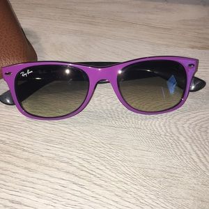 NEVER WORN PURPLE RAY-BAN SUNGLASSES